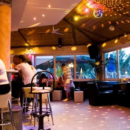 Paradise Apartments&suites Laganas